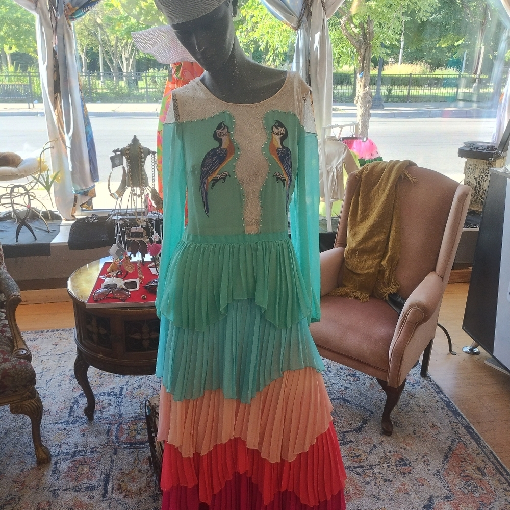 Dress - Picture 3 of 3